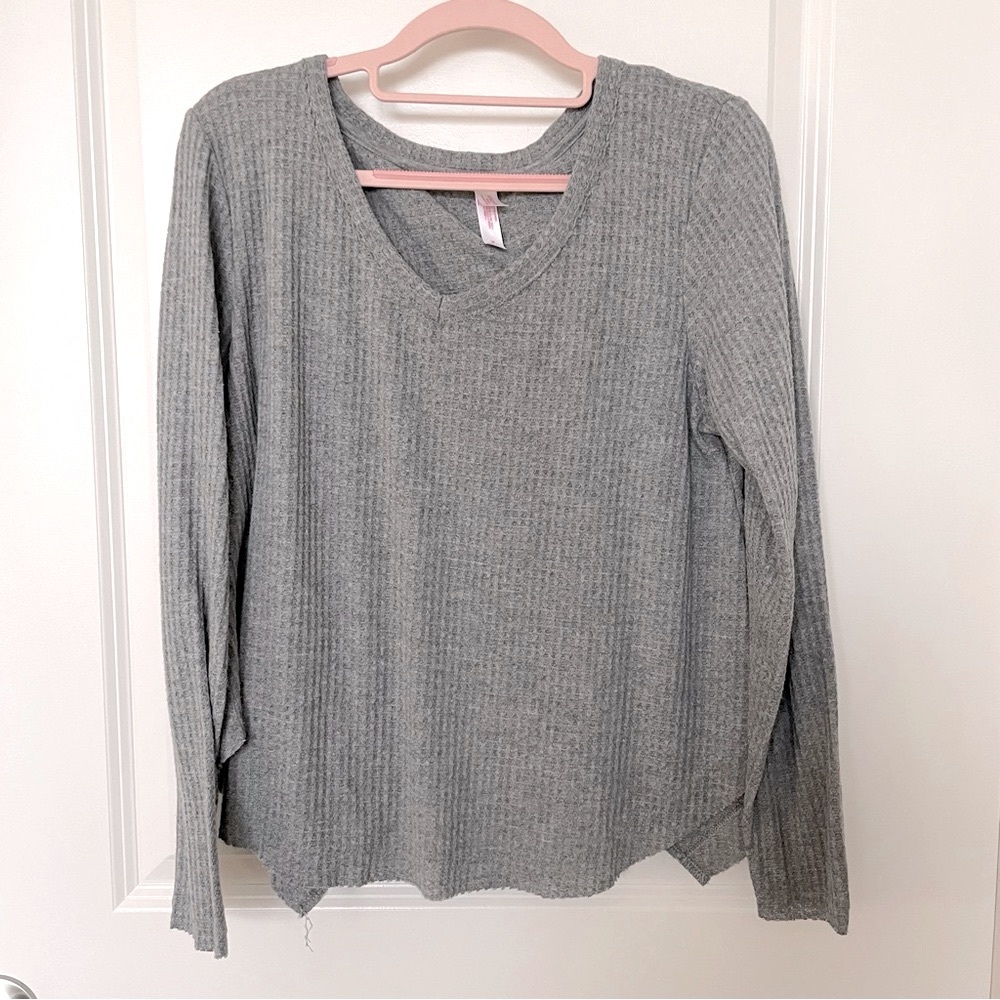 Xhilaration Women’s Gray Ribbed Waffle Knit Long Sleeve Top Sz Medium